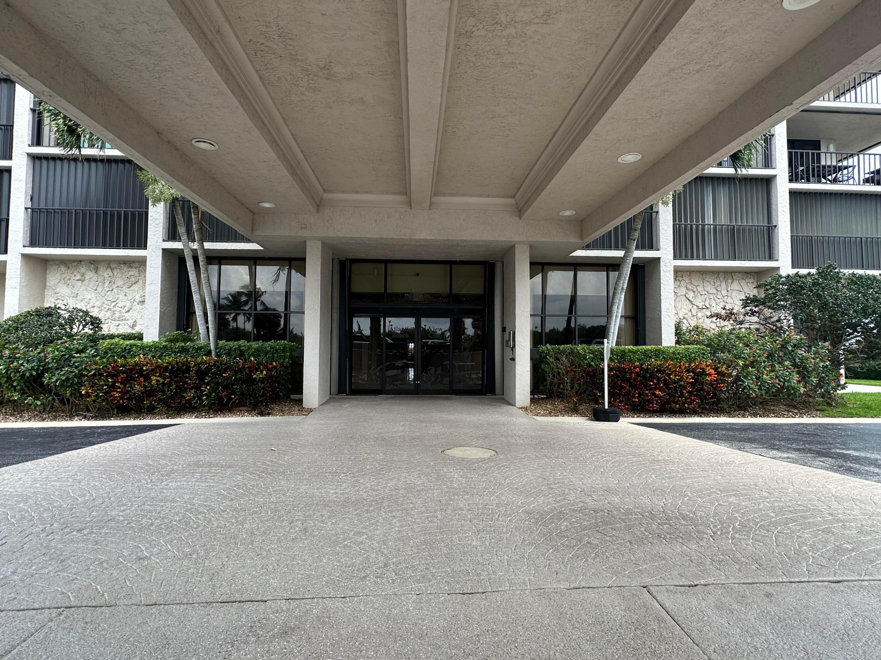 5047 N Highway A1a Ph-2 Property Photo 3
