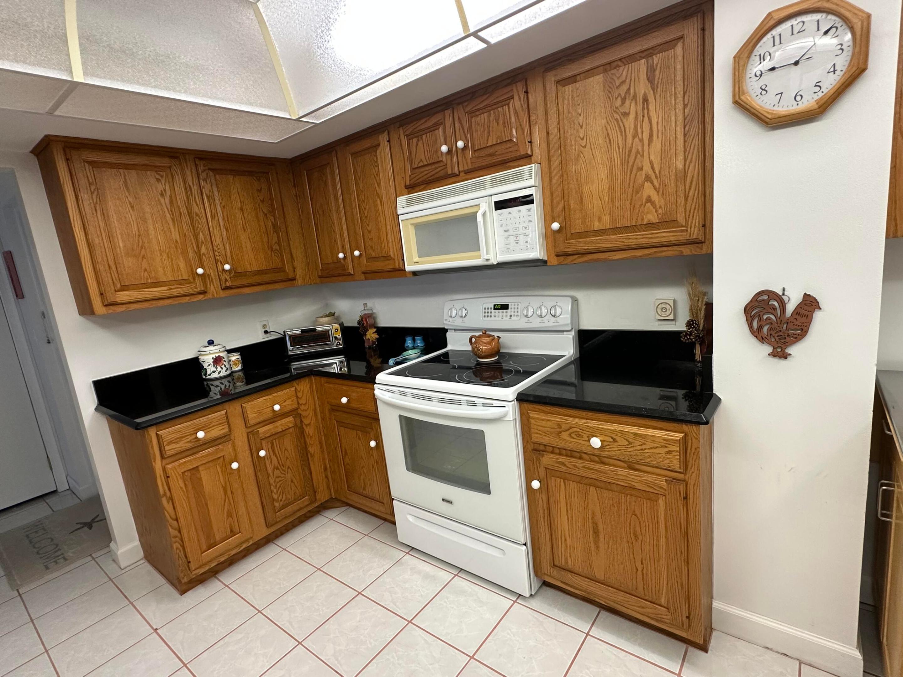 5047 N Highway A1a Ph-2 Property Photo 37