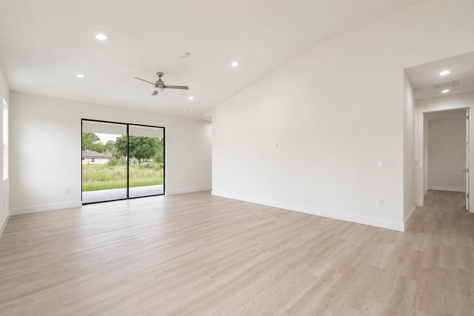 460 Grenadier Avenue Nw Property Photo 8
