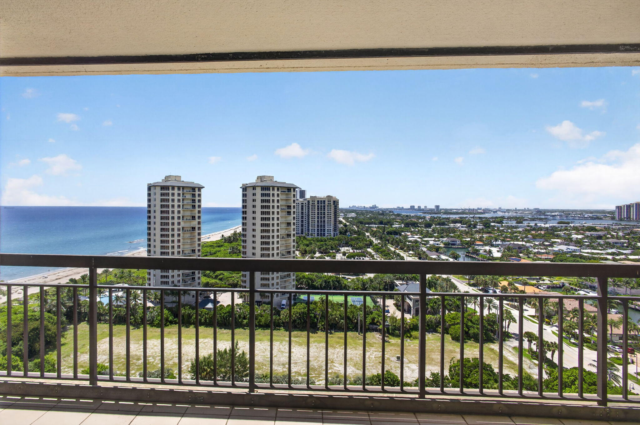 4100 N Ocean Drive 1904 Property Photo 10
