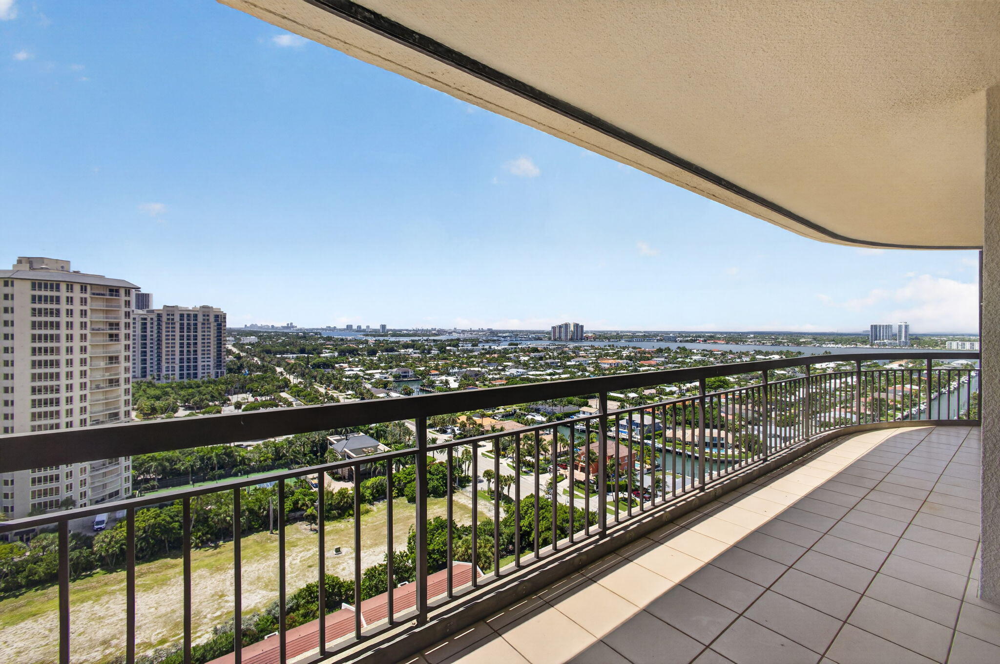 4100 N Ocean Drive 1904 Property Photo 20