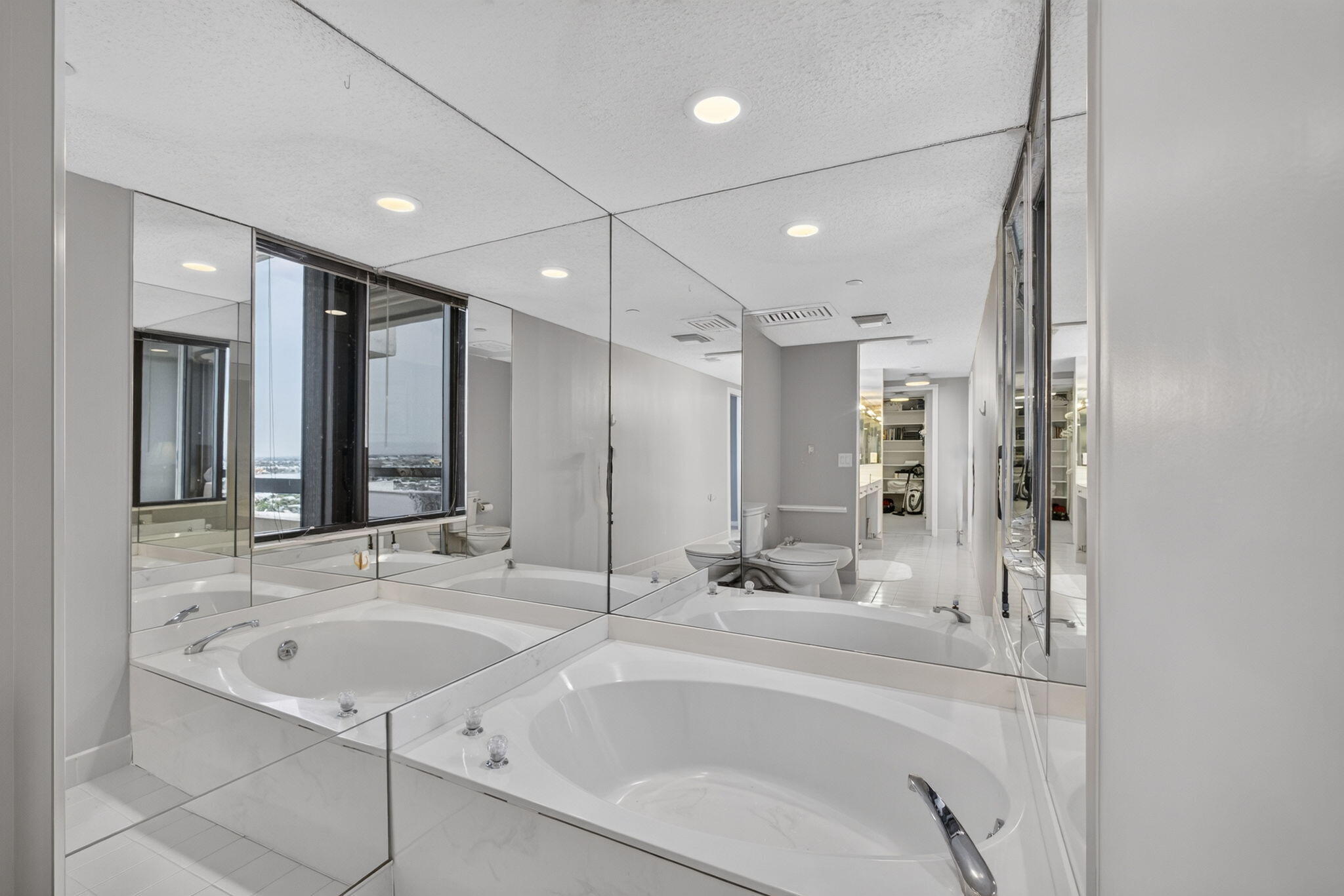4100 N Ocean Drive 1904 Property Photo 32