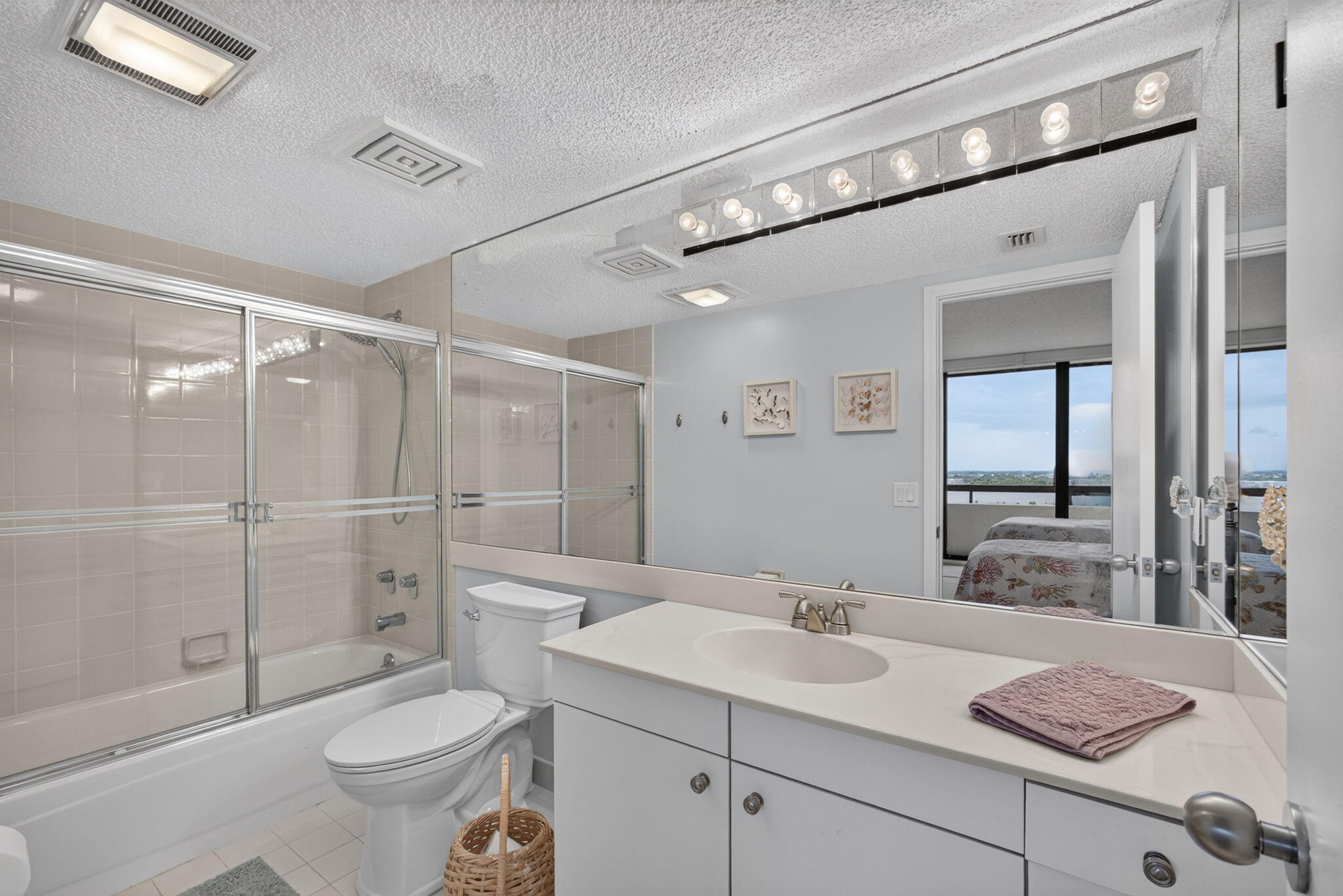 4100 N Ocean Drive 1904 Property Photo 37