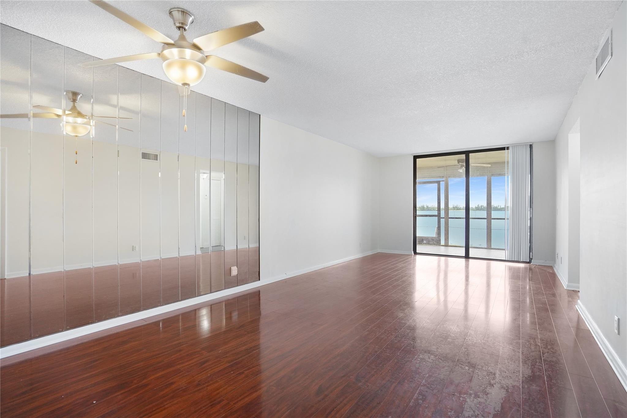 109 Lake Emerald Drive 110 Property Photo 10