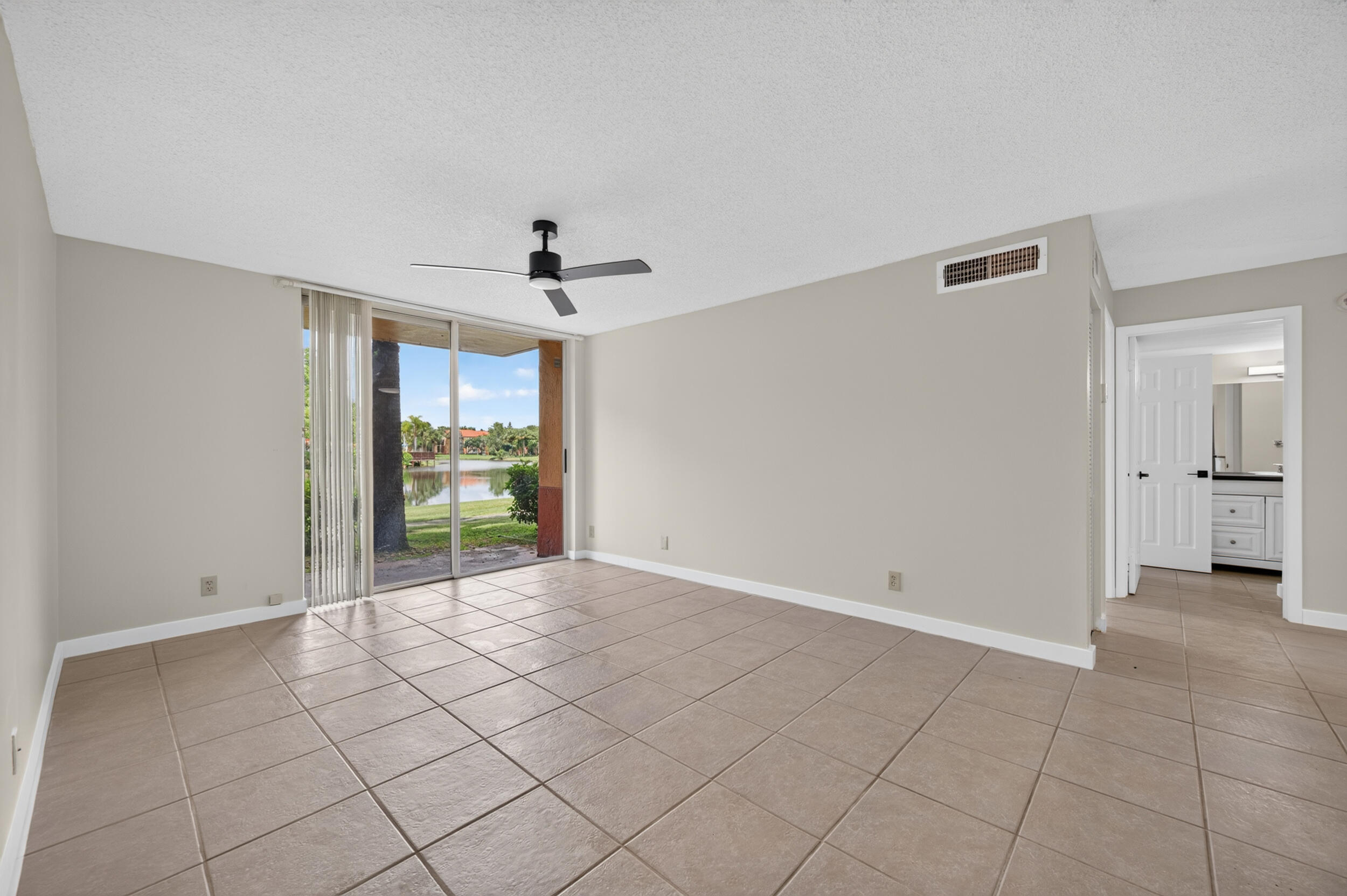 10717 E Cleary Boulevard E 106 Property Photo 6
