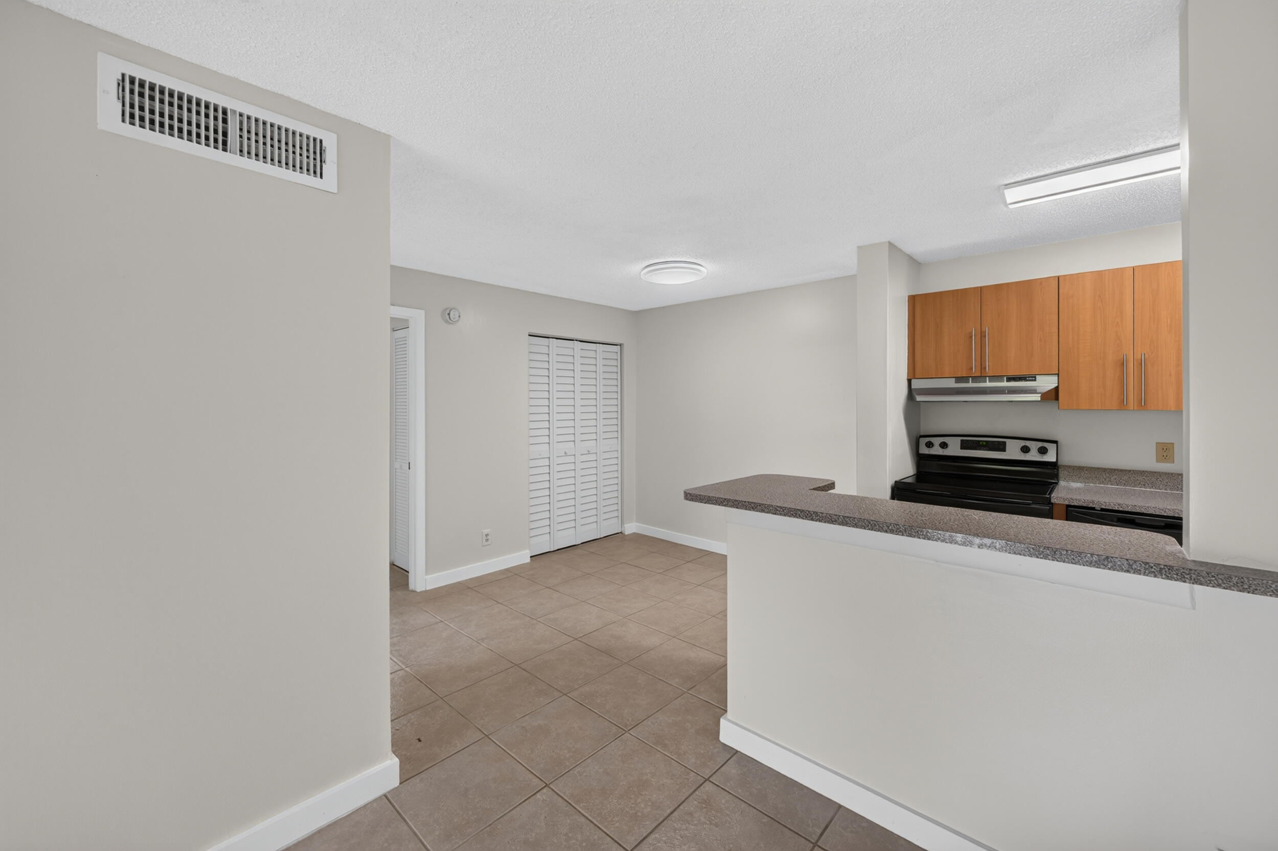 10717 E Cleary Boulevard E 106 Property Photo 11