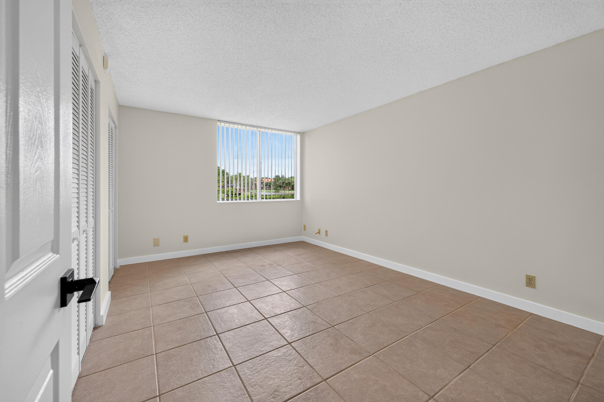 10717 E Cleary Boulevard E 106 Property Photo 16