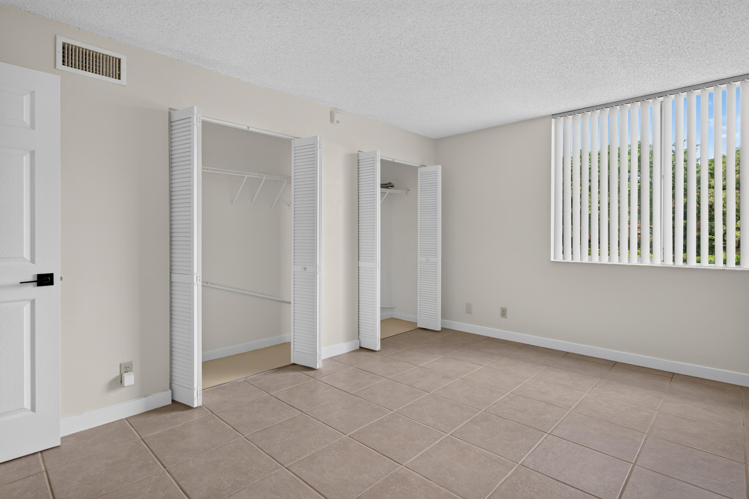10717 E Cleary Boulevard E 106 Property Photo 17