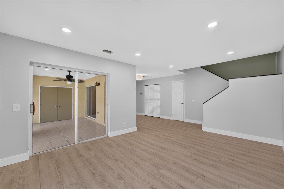 6611 Via Regina Property Photo 2