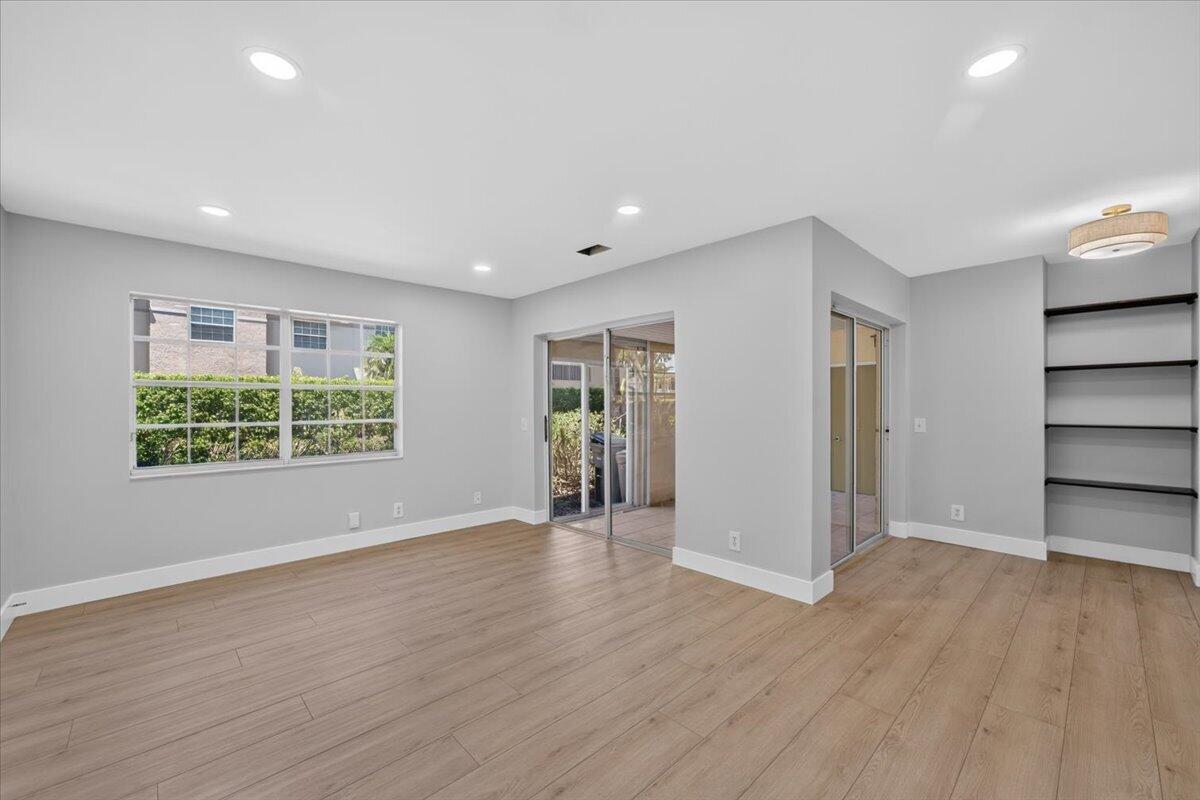 6611 Via Regina Property Photo 5