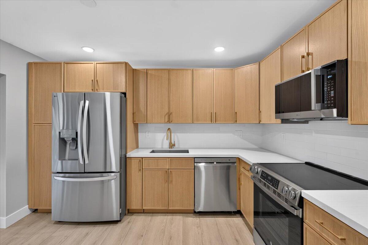 6611 Via Regina Property Photo 8