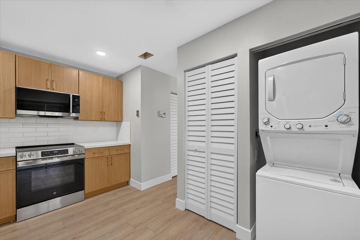 6611 Via Regina Property Photo 10