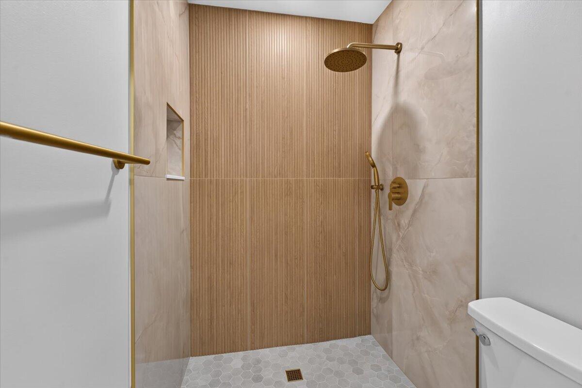 6611 Via Regina Property Photo 18