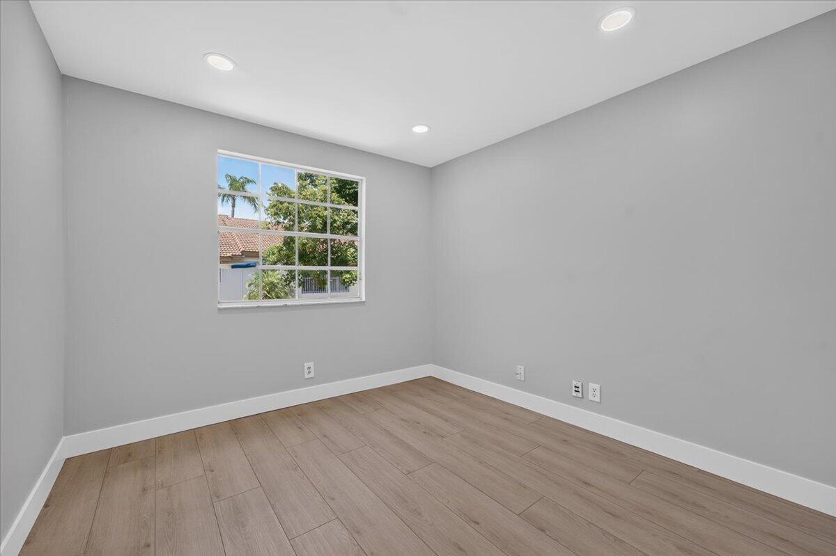 6611 Via Regina Property Photo 21