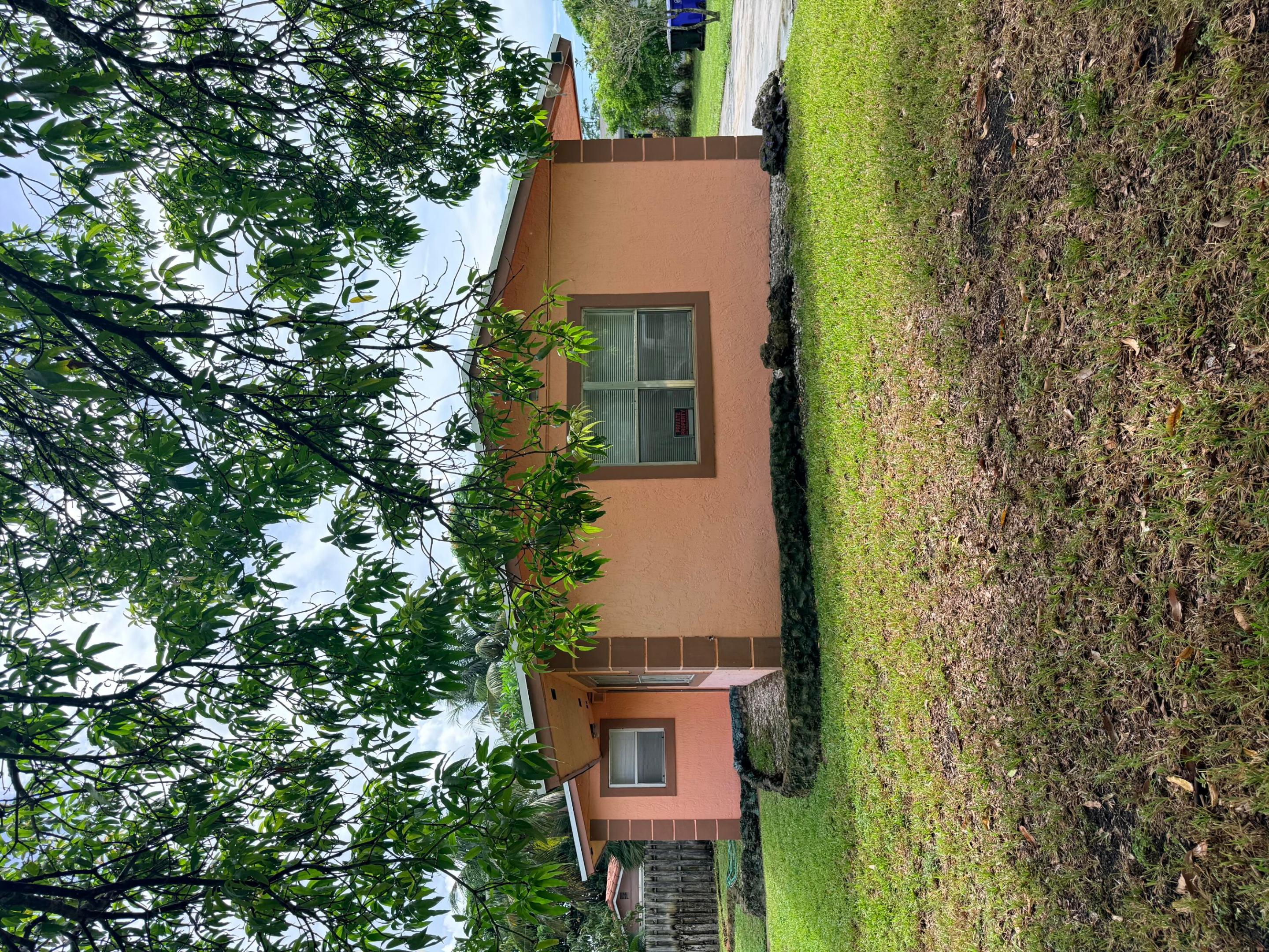 1643 Nw 11th Avenue Property Photo 4