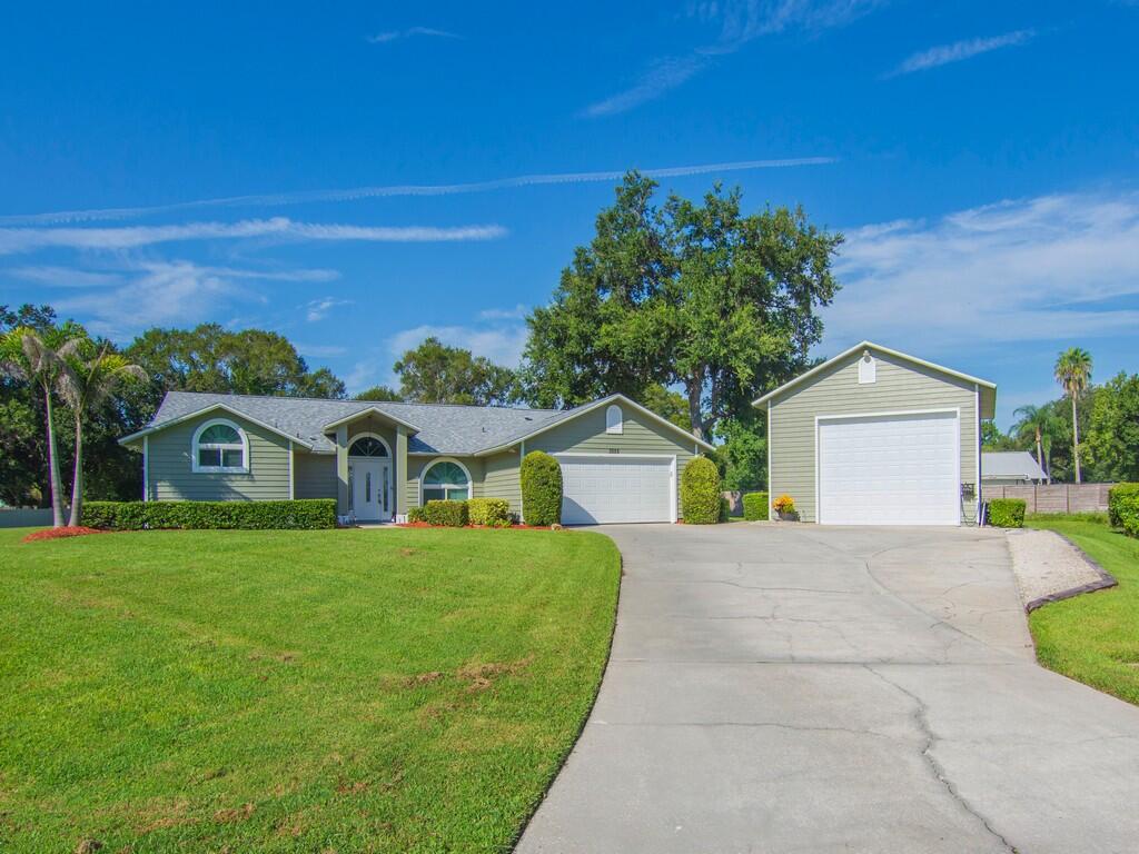 3555 3rd Place Sw Property Photo 3