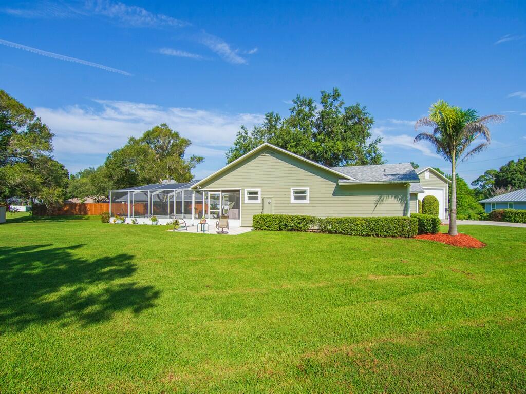 3555 3rd Place Sw Property Photo 5