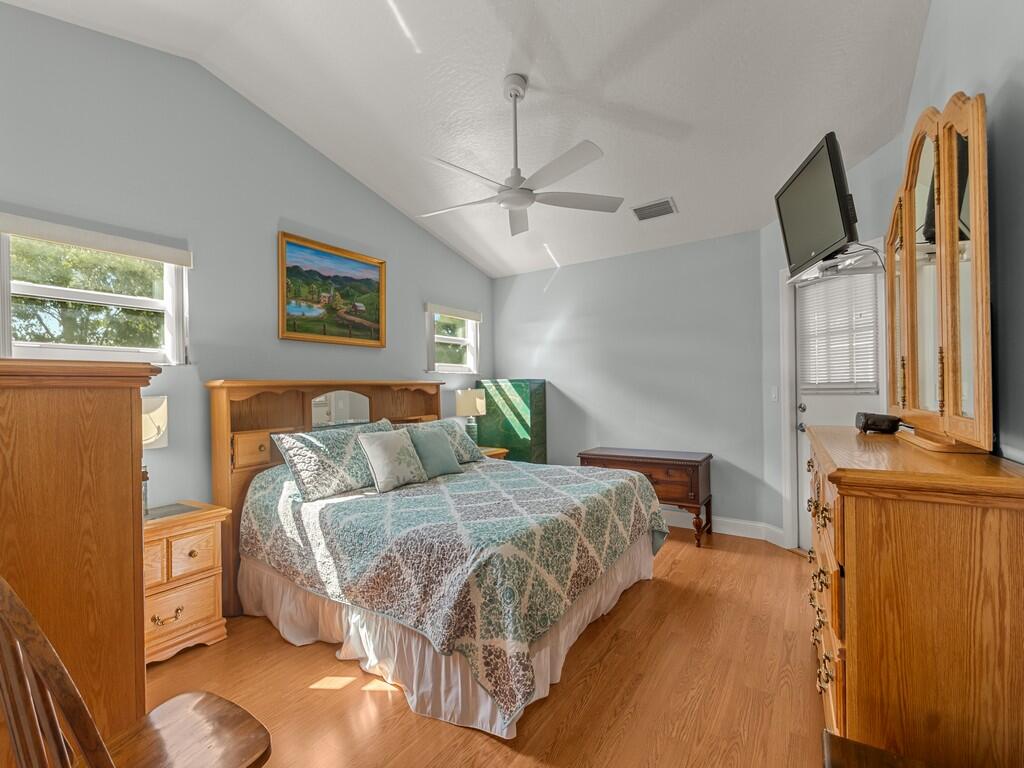 3555 3rd Place Sw Property Photo 18