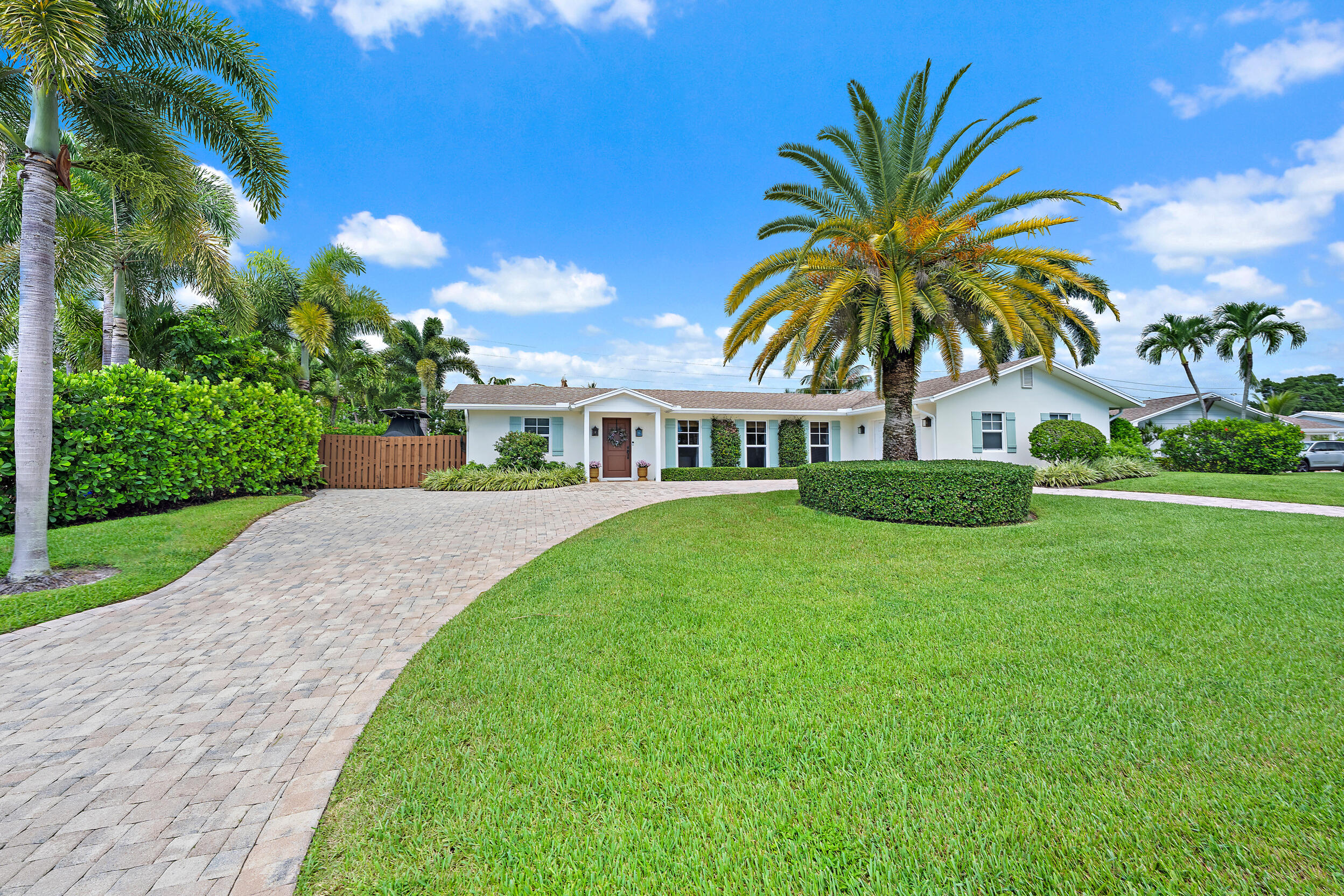 215 Golfview Drive Property Photo 5