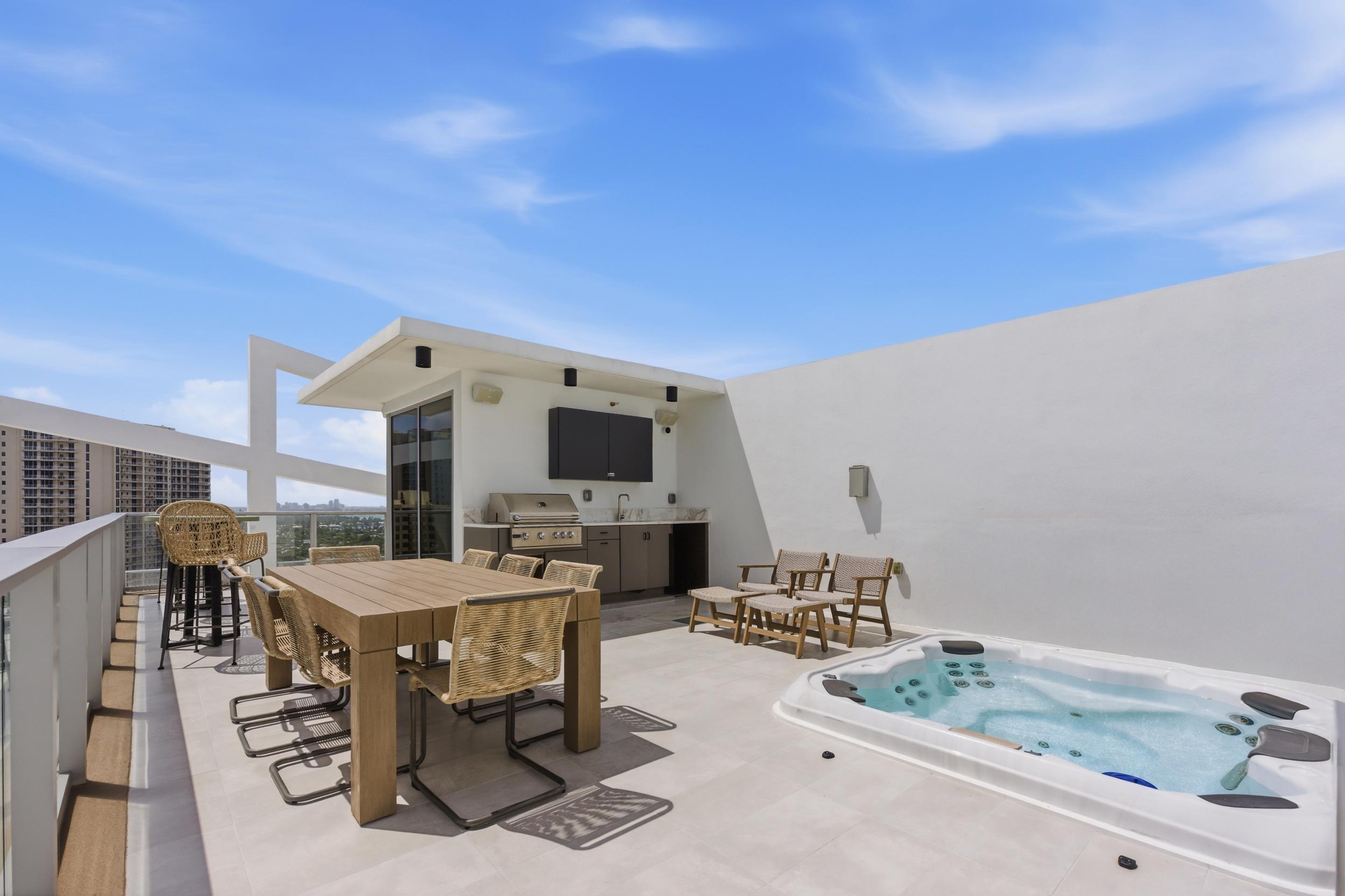 3100 N Ocean Drive P-ph4 Property Photo 44