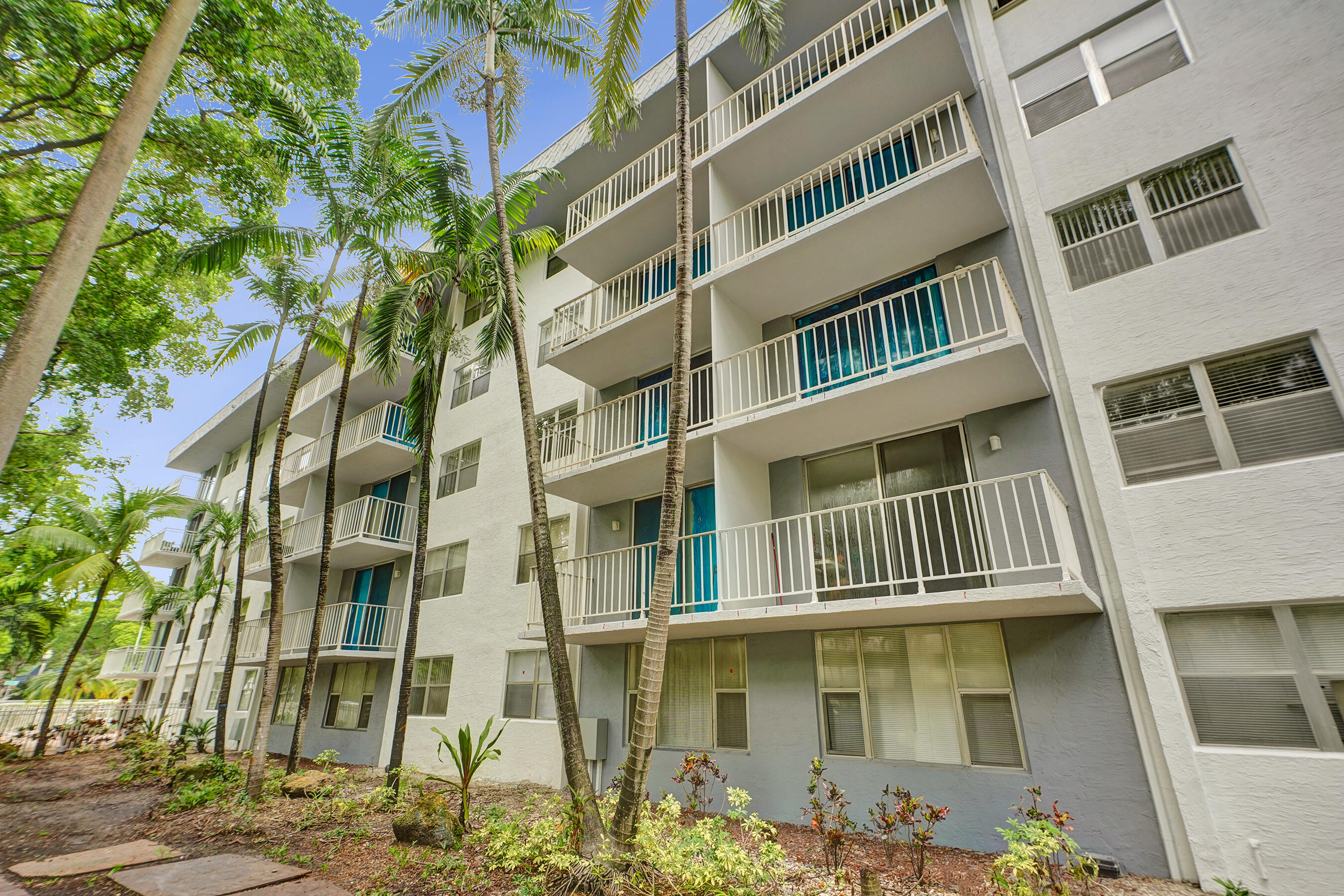 1805 SANS SOUCI Boulevard 421 Property Photo 1