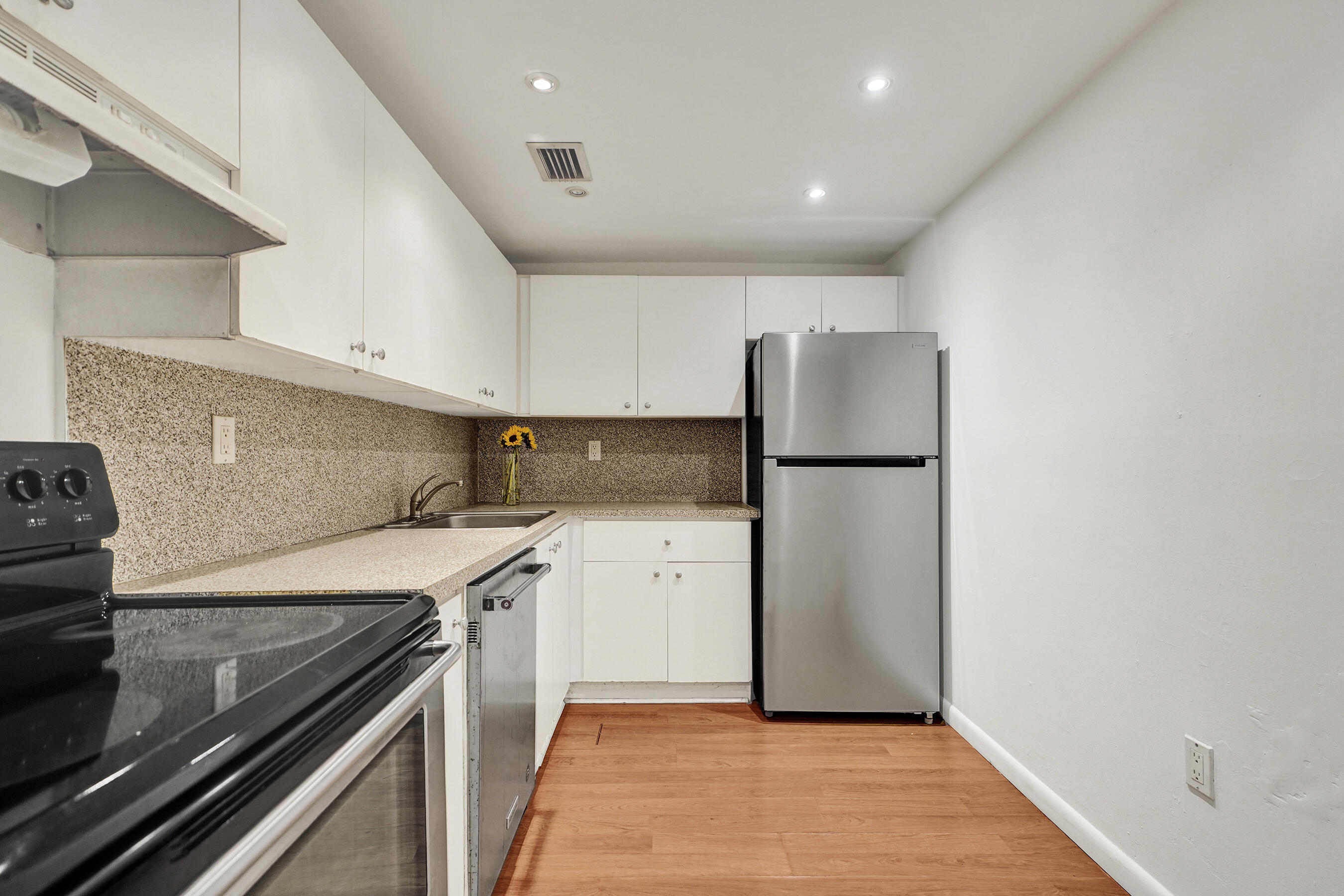 1805 Sans Souci Boulevard 421 Property Photo 8