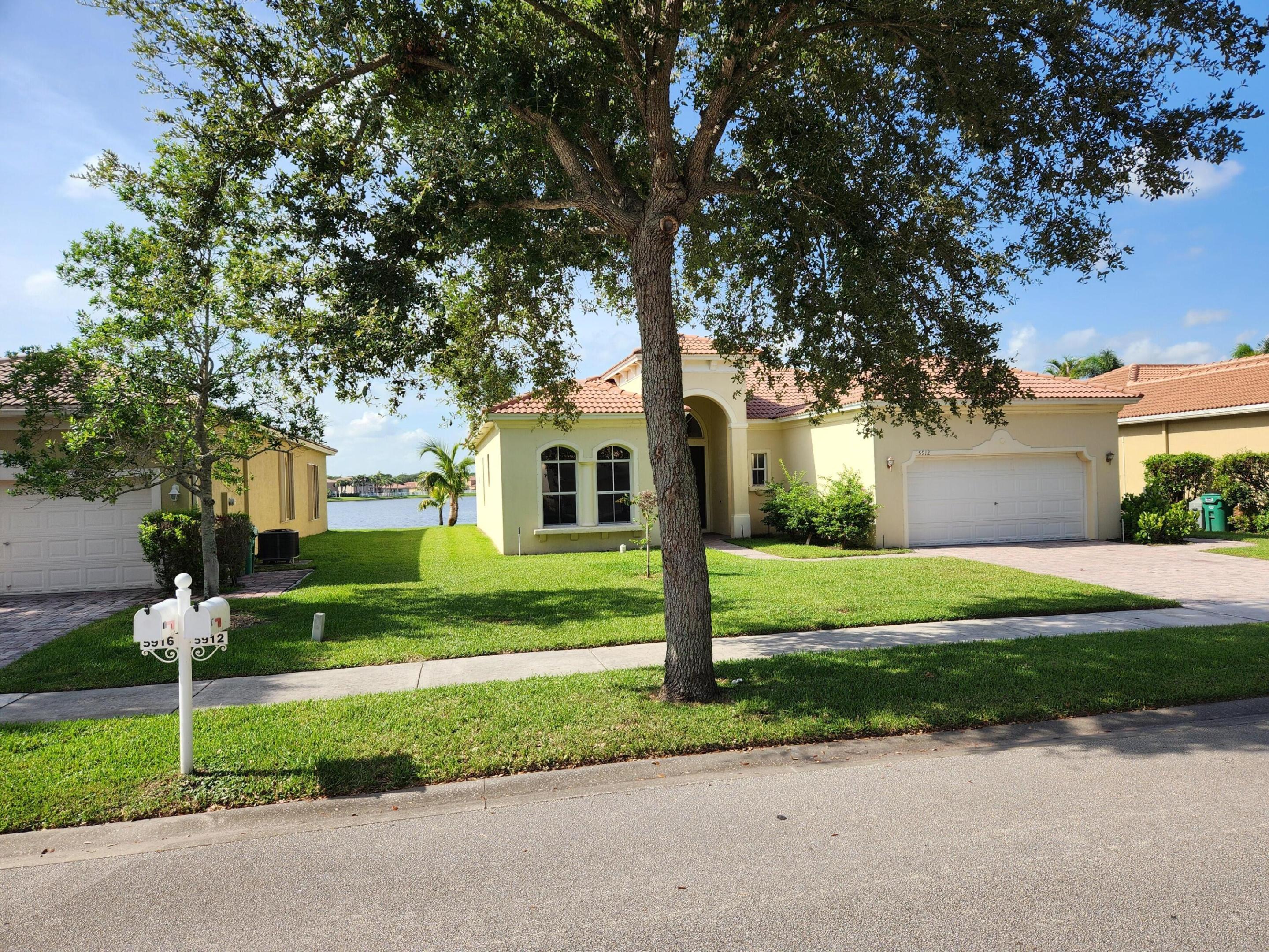 5912 Spanish River Road Property Photo 1