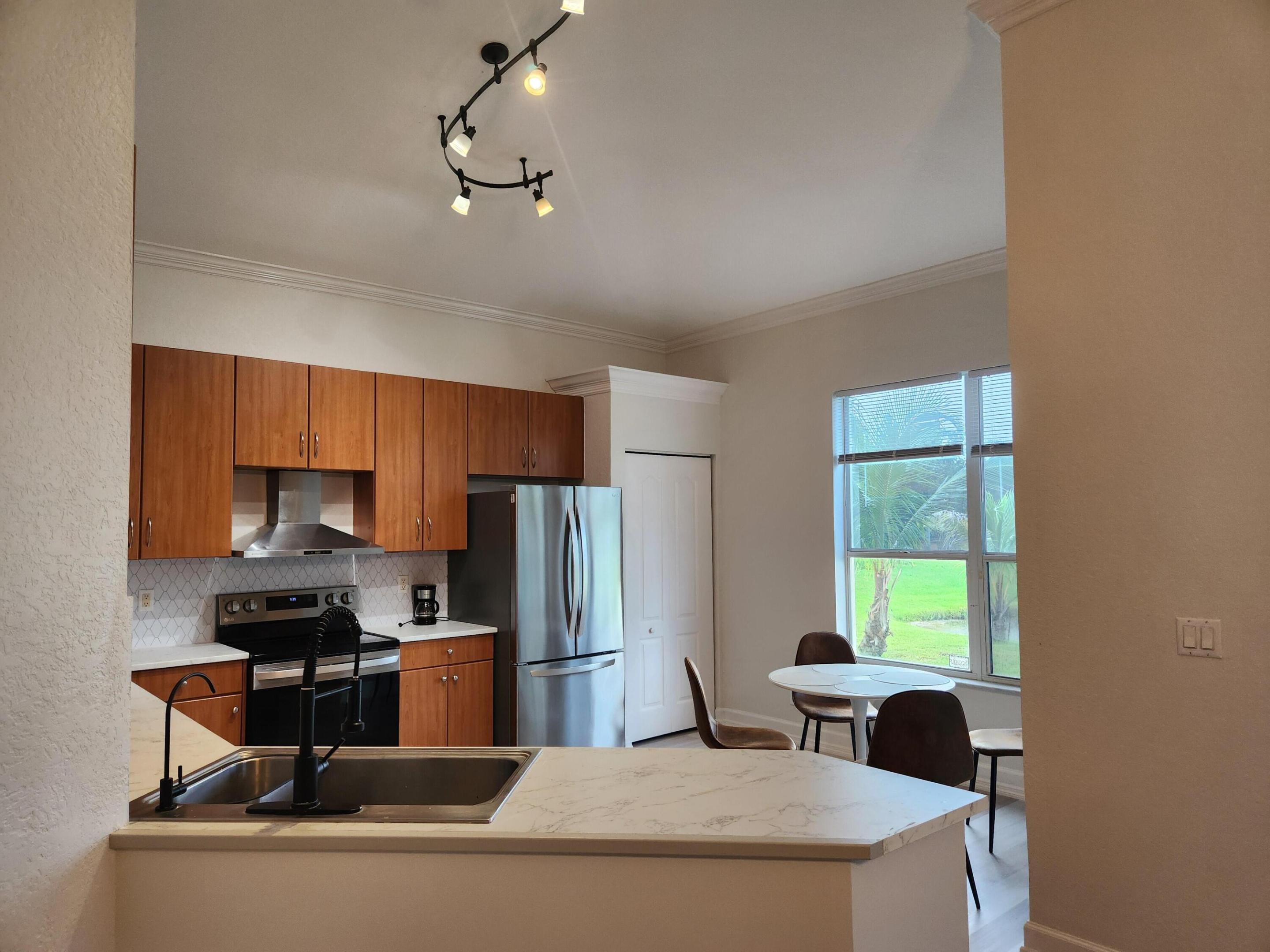 5912 Spanish River Road Property Photo 12