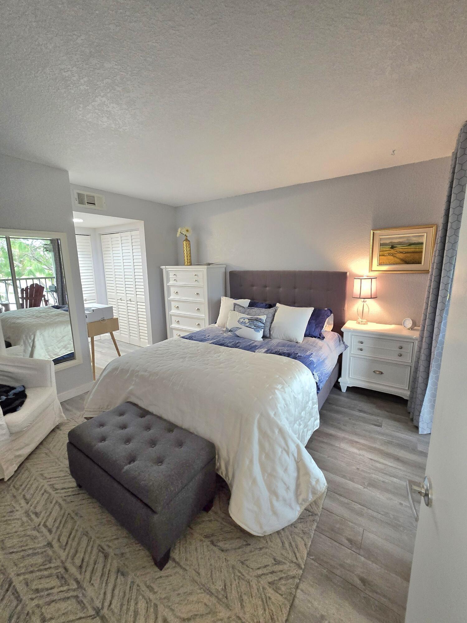 1503 Se Royal Green Circle 201 Property Photo 8