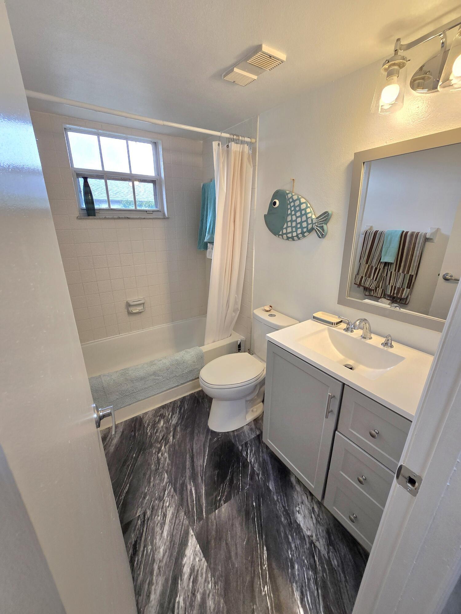 1503 Se Royal Green Circle 201 Property Photo 14