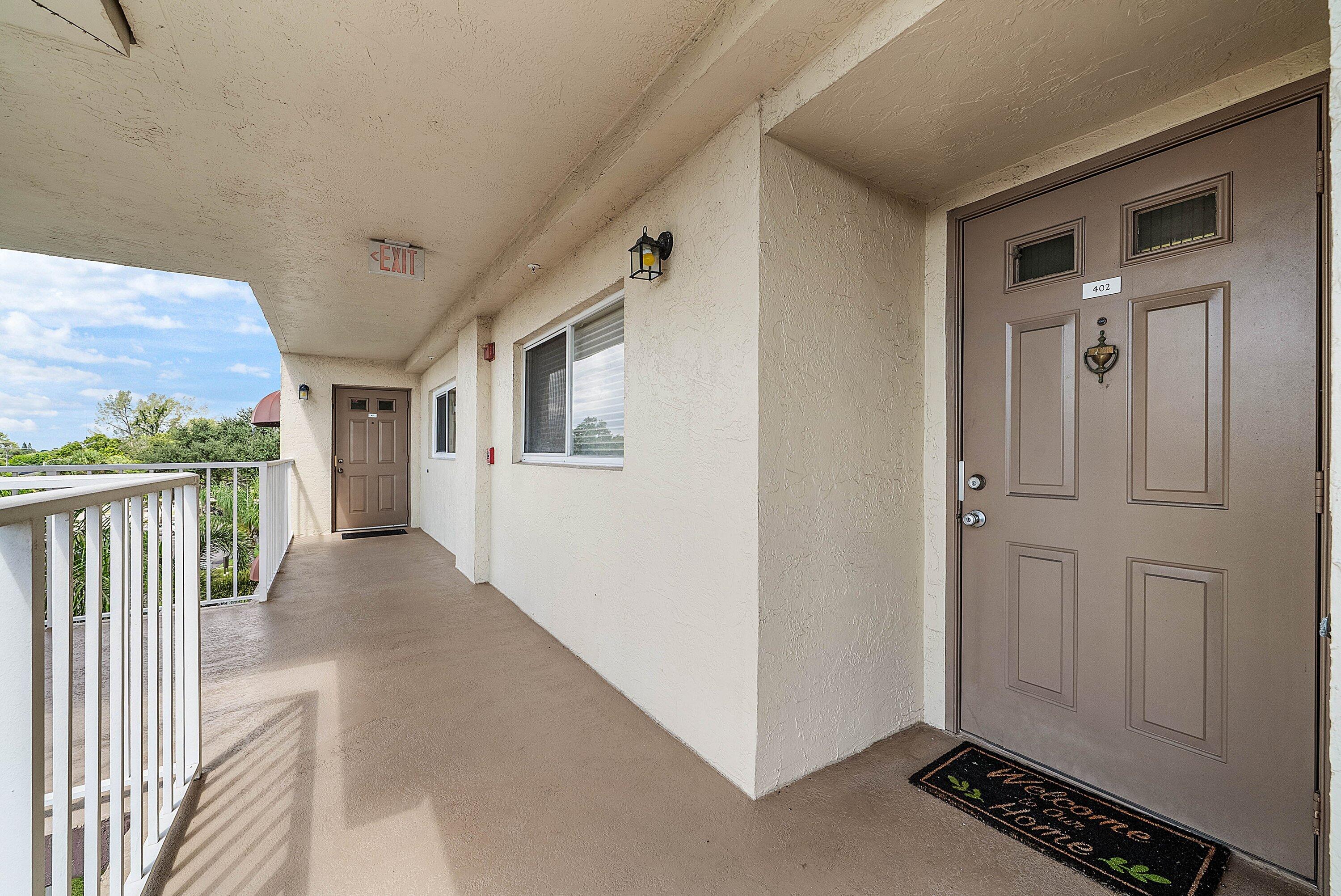 4735 Lucerne Lakes Boulevard E 402 Property Photo 4