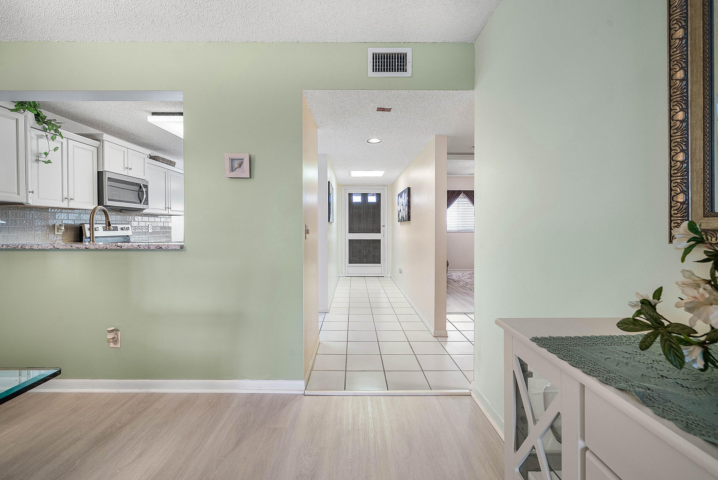 4735 Lucerne Lakes Boulevard E 402 Property Photo 5