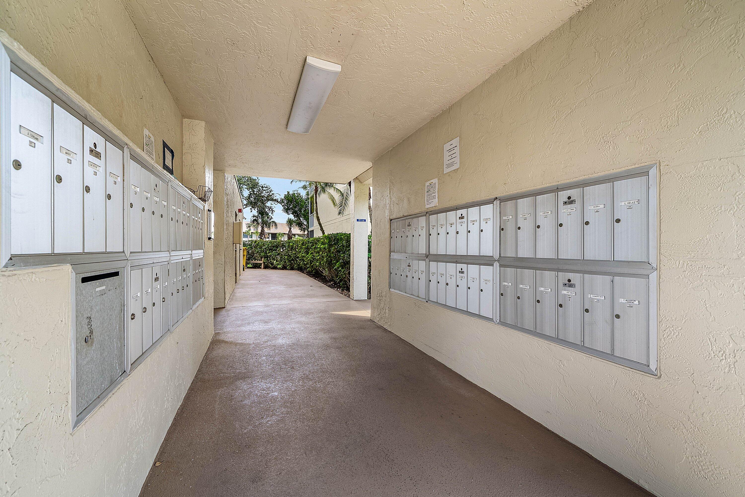 4735 Lucerne Lakes Boulevard E 402 Property Photo 28