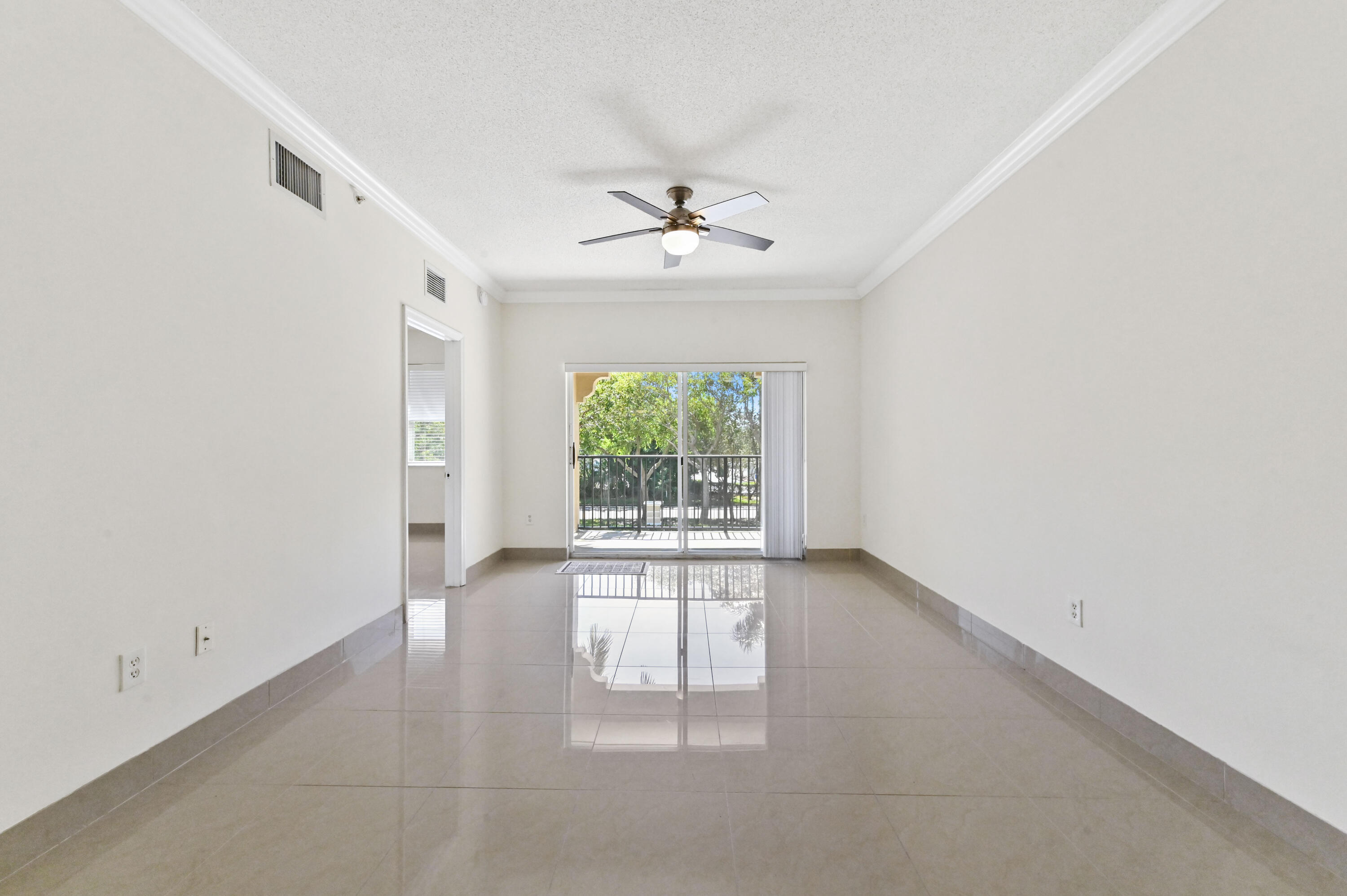 6020 W Sample Road 204 Property Photo 5