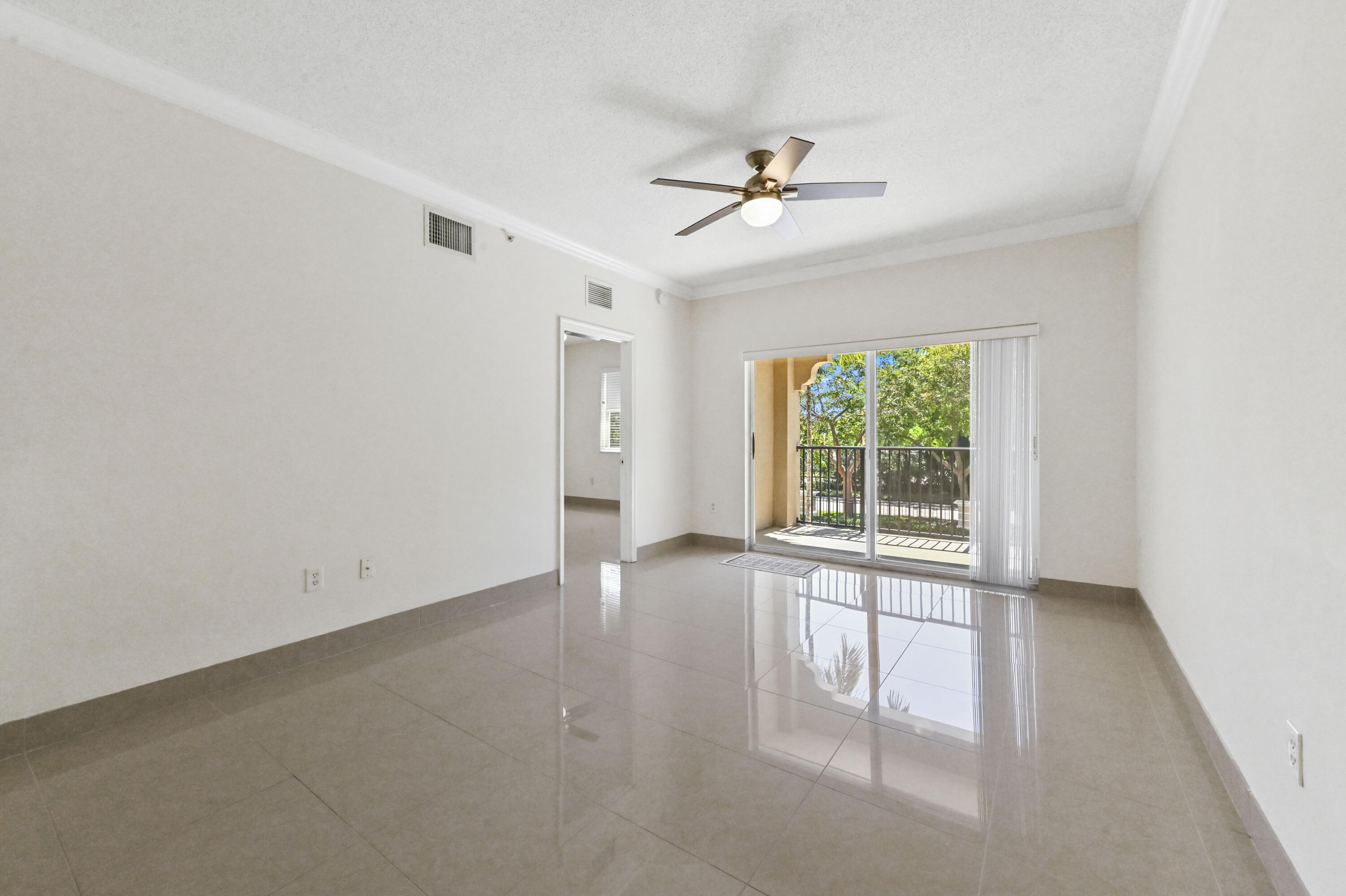 6020 W Sample Road 204 Property Photo 6