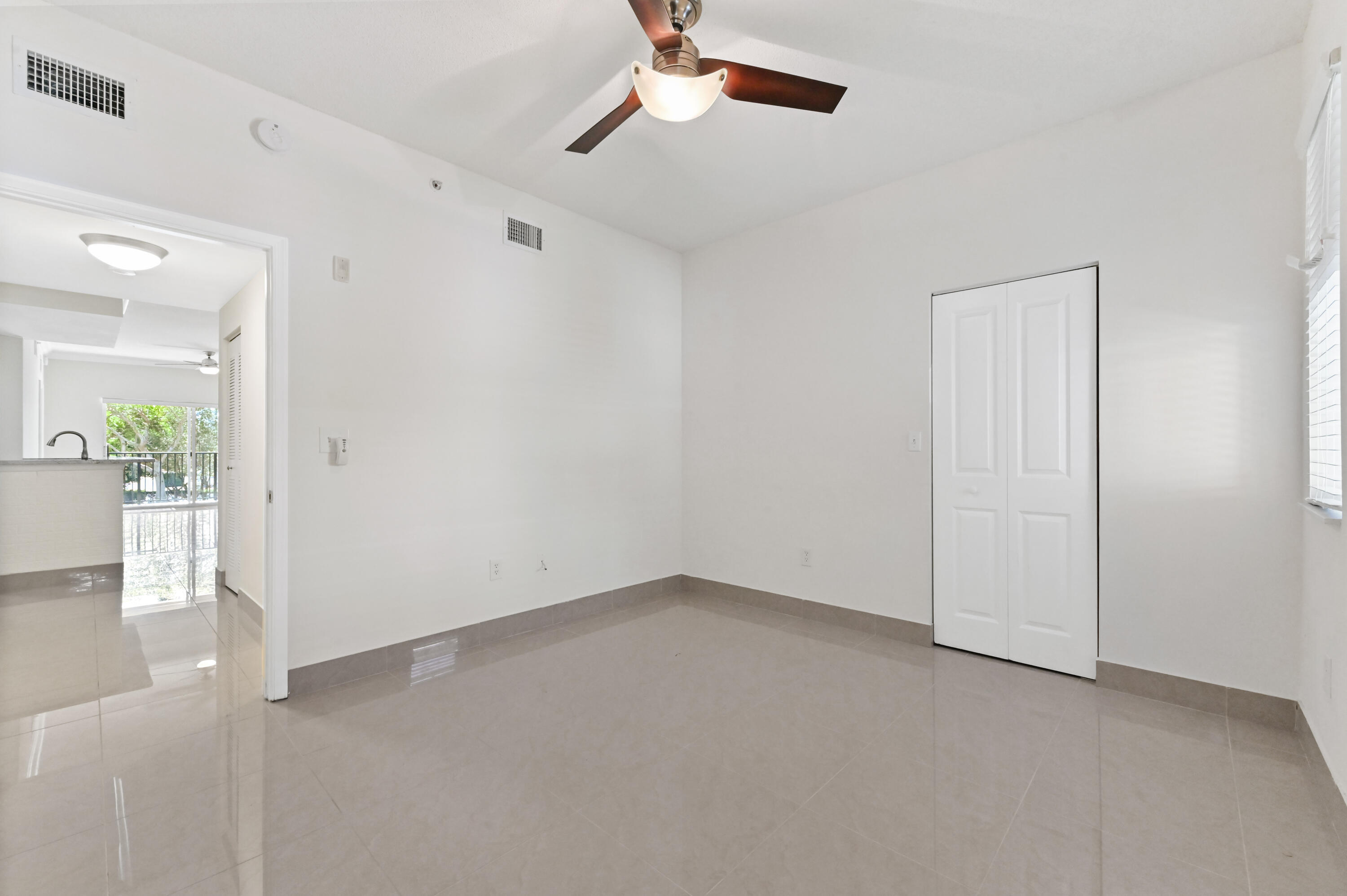 6020 W Sample Road 204 Property Photo 17