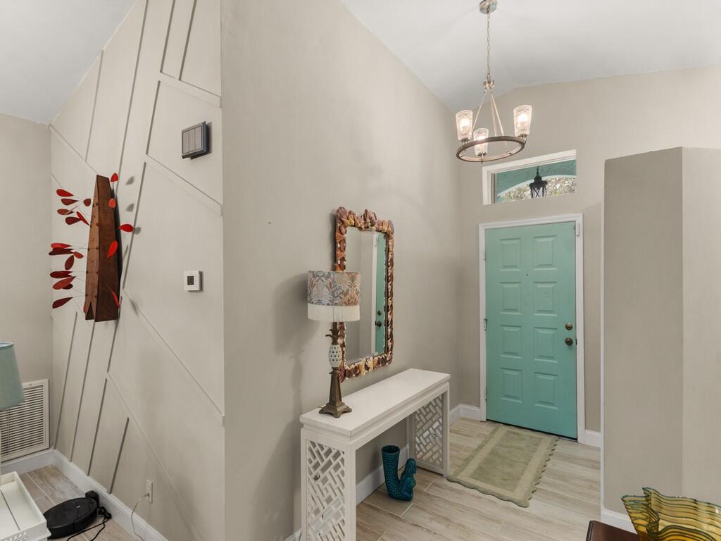 1007 E 13th Square Property Photo 7