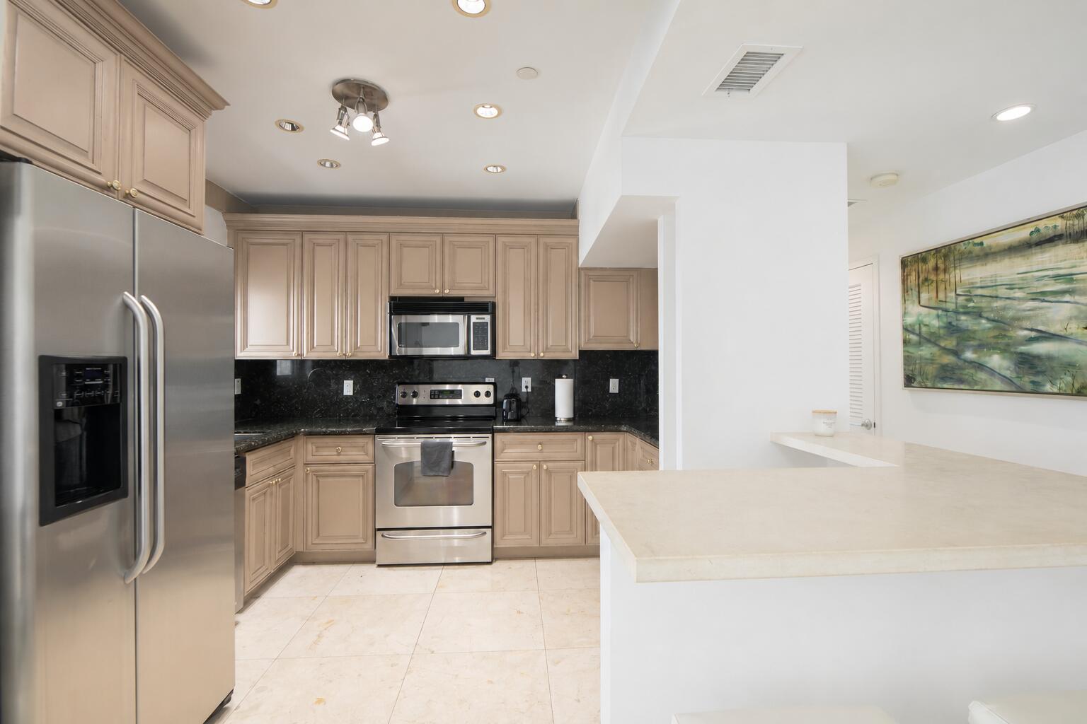 100 Lincoln Road Ph14 Property Photo 10