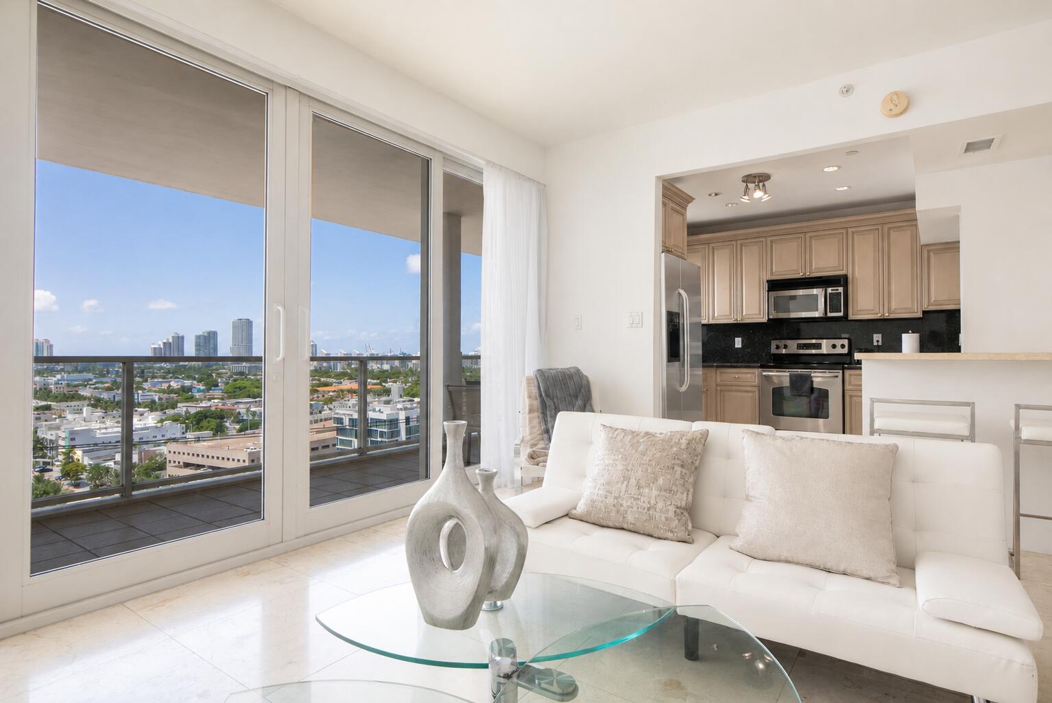 100 Lincoln Road Ph14 Property Photo 14