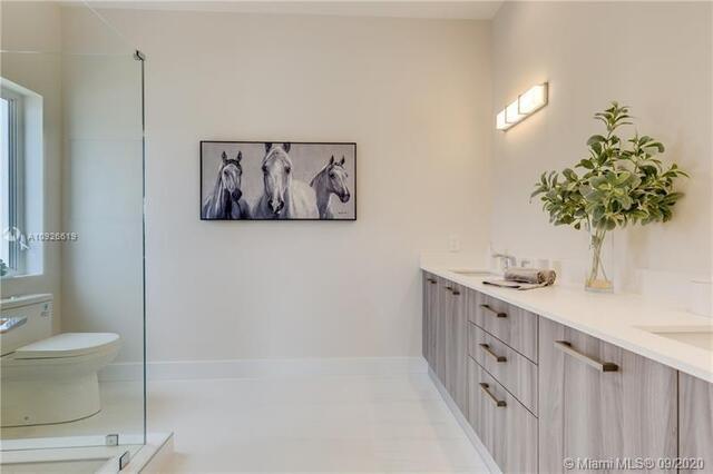686 Ne 43rd Street Property Photo 17