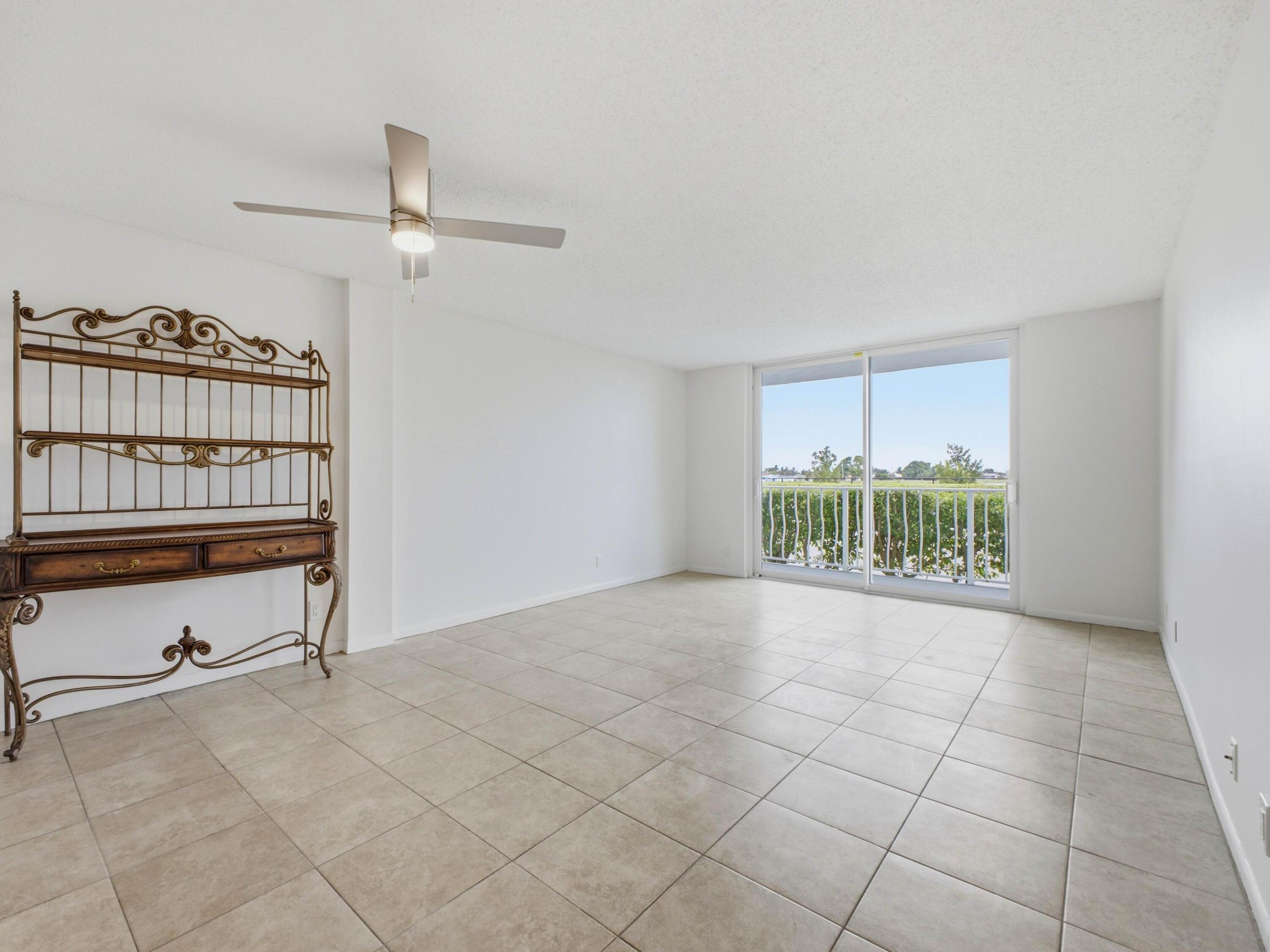 480 Executive Center Drive 1c Property Photo 4
