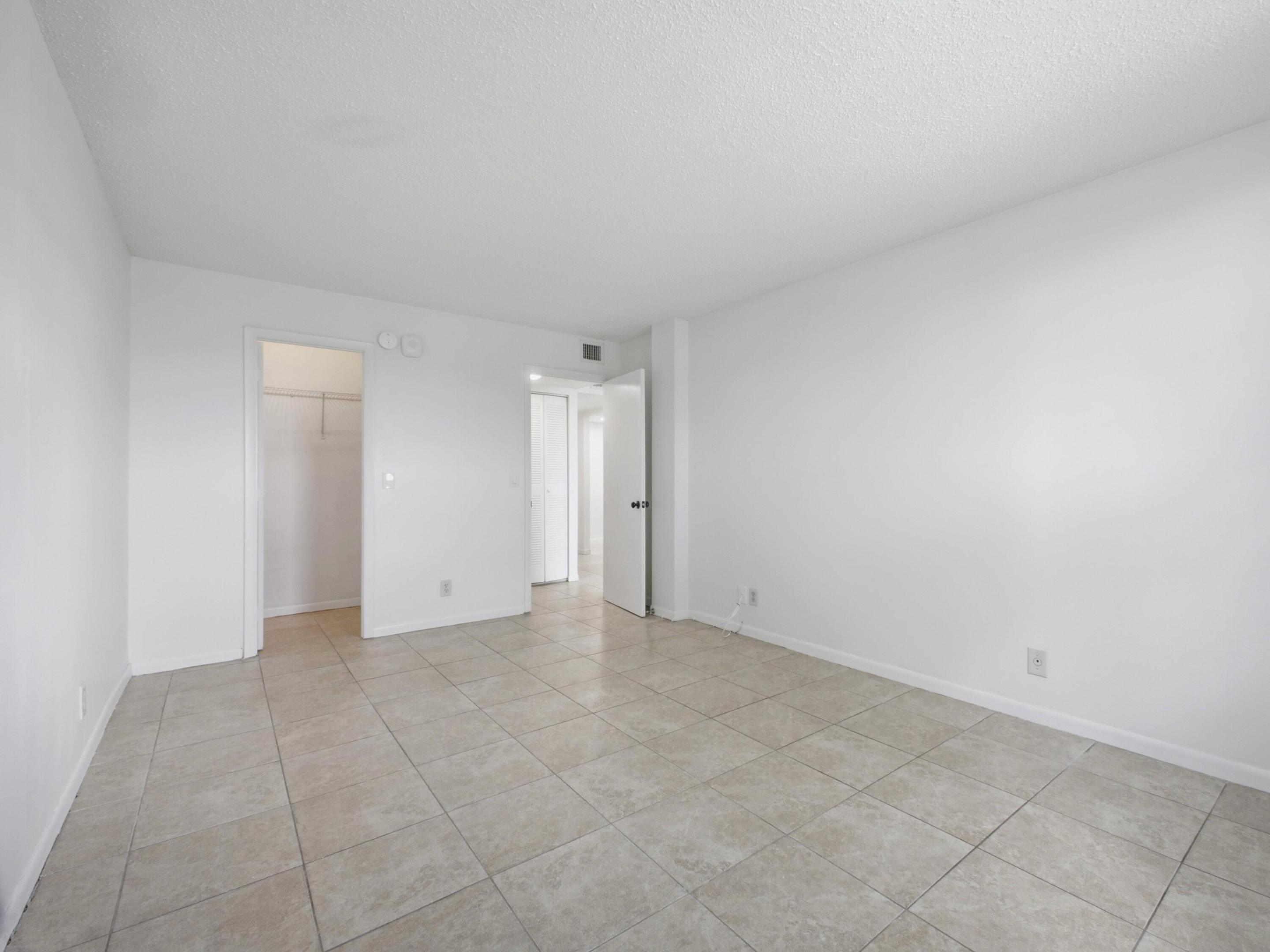 480 Executive Center Drive 1c Property Photo 12