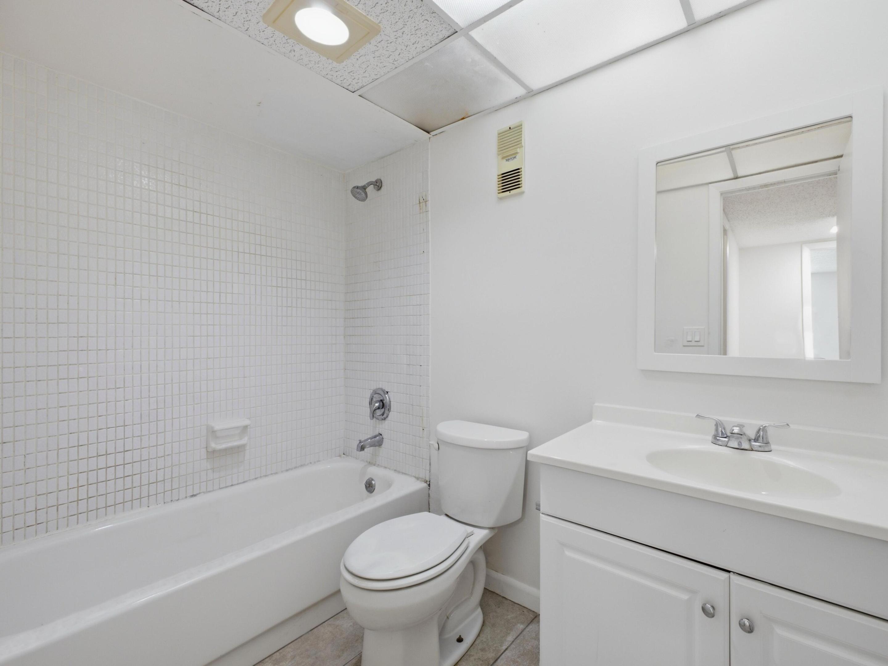 480 Executive Center Drive 1c Property Photo 14
