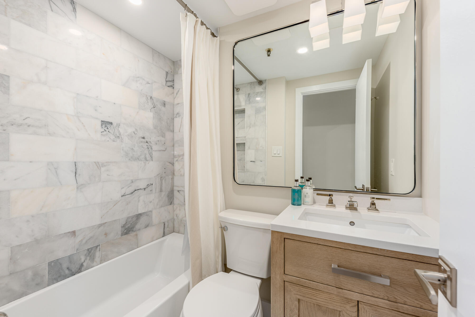 235 Sunrise Avenue 2211 Property Photo 3
