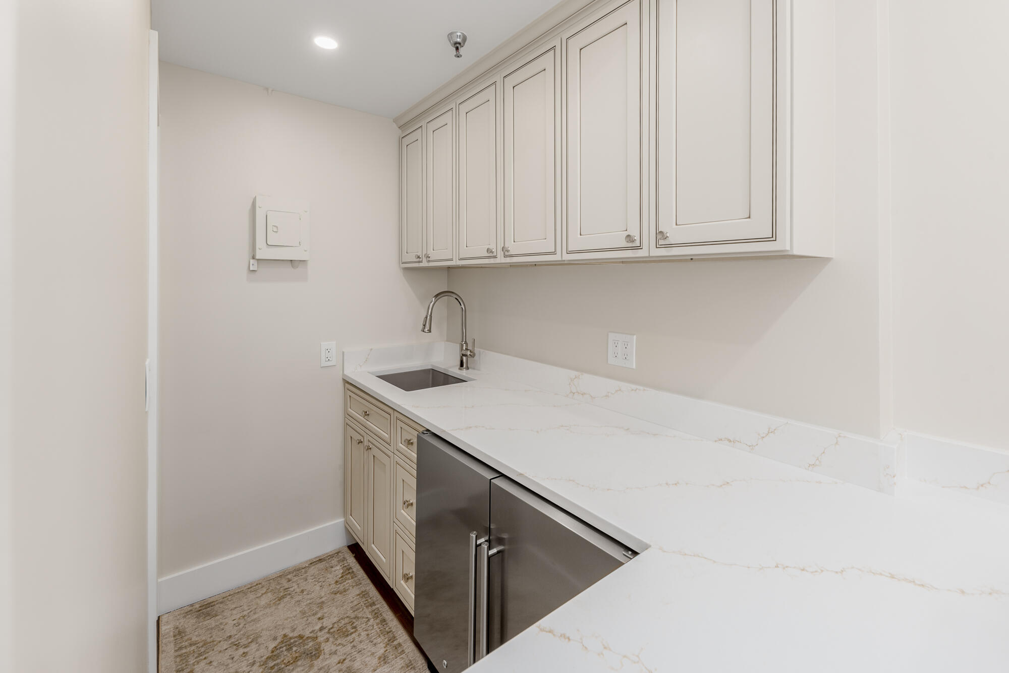 235 Sunrise Avenue 2211 Property Photo 7