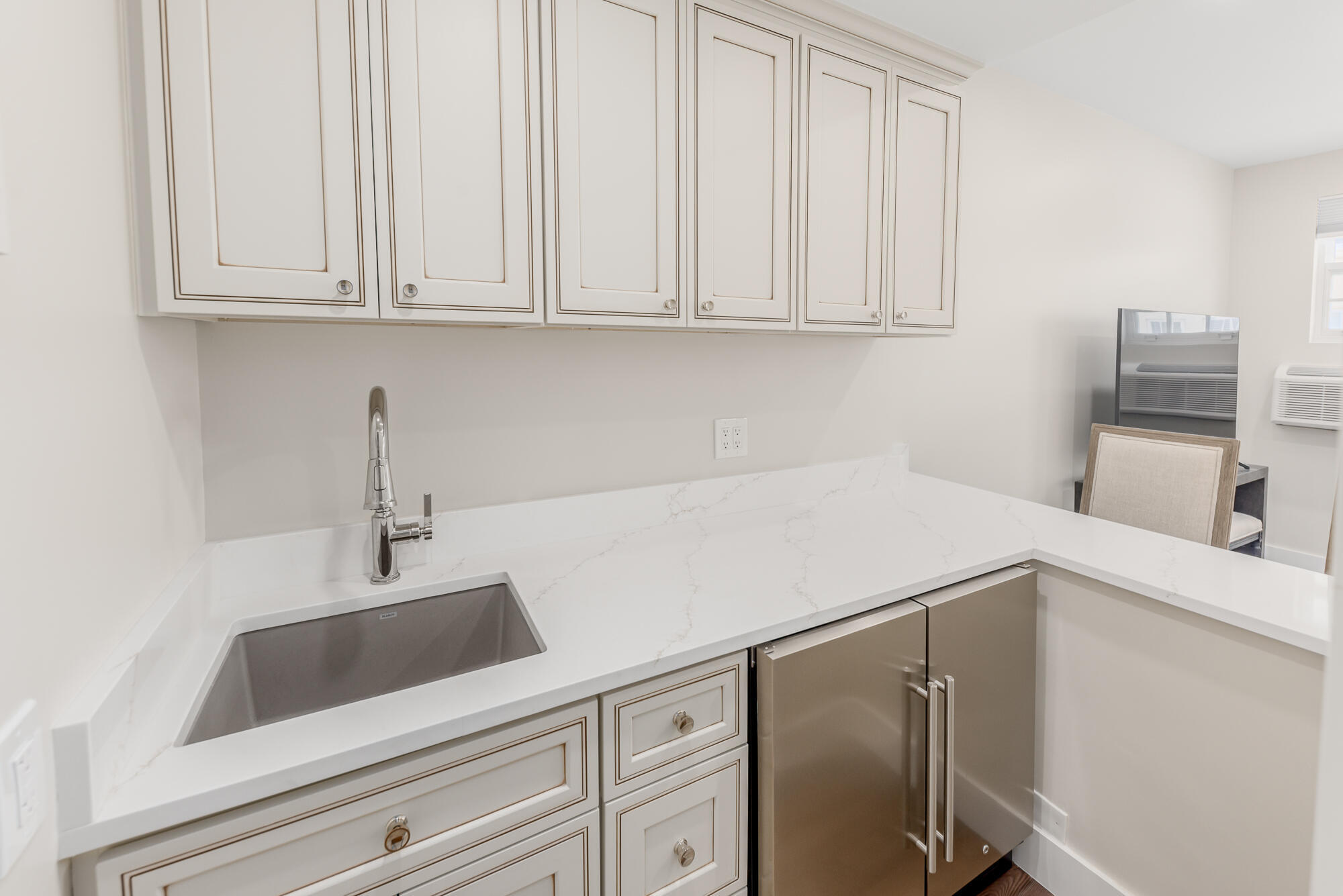 235 Sunrise Avenue 2211 Property Photo 8