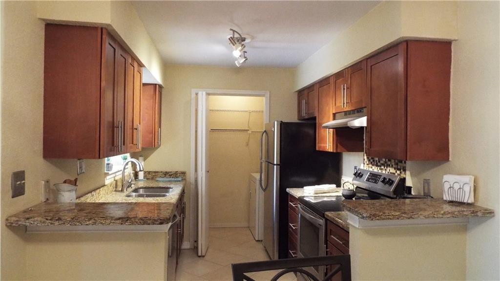 833 RIVERSIDE Drive 824 Property Photo 1