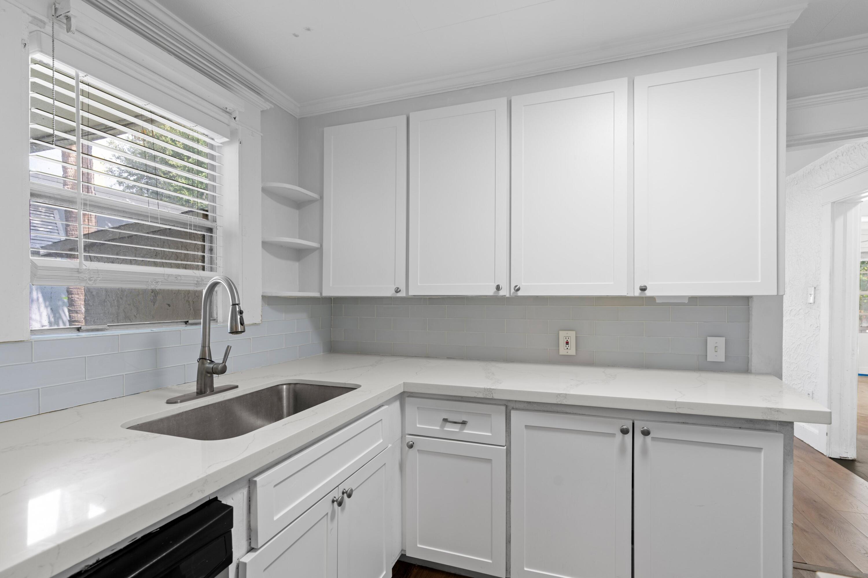 526 38th Street Property Photo 7