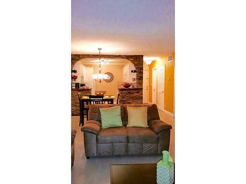760 Se 2nd Avenue Property Photo 2