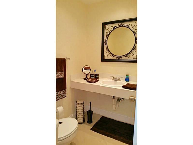 760 Se 2nd Avenue Property Photo 11